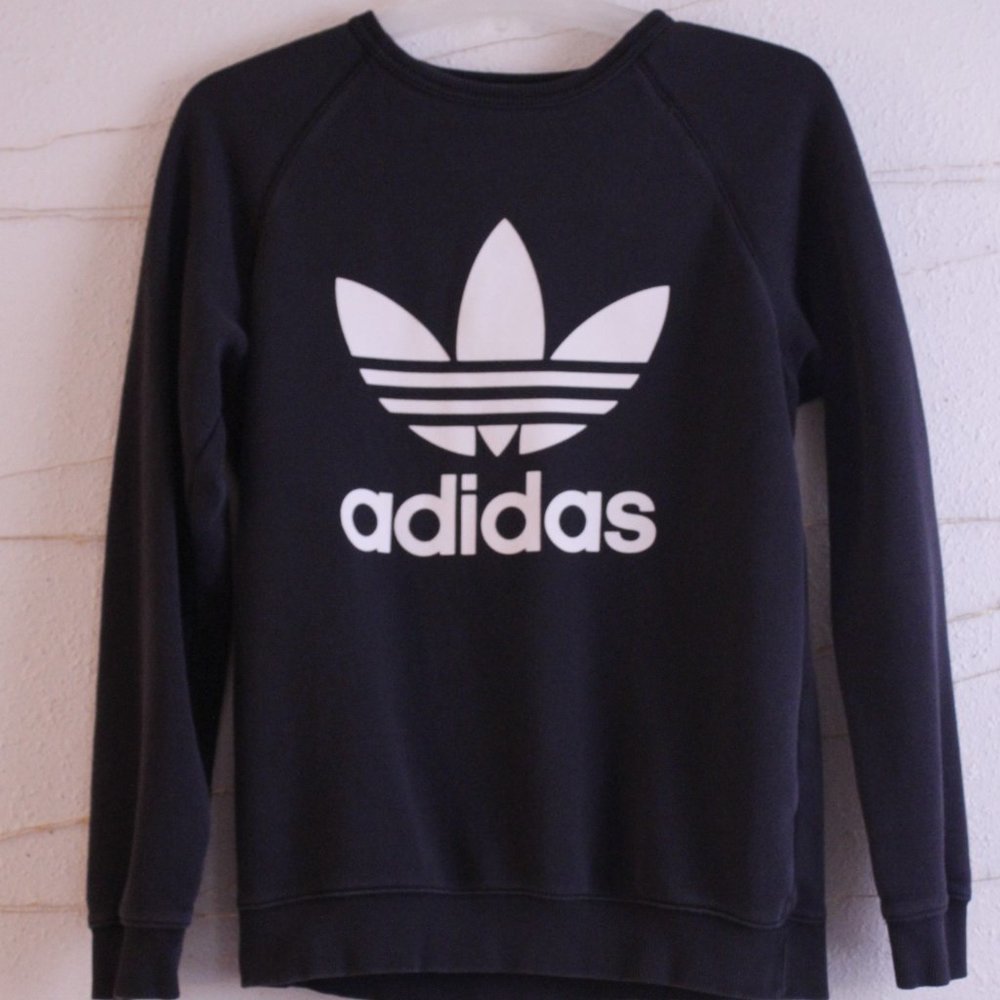 Women's Adidas Black Crewneck  Sweater size Medium GUC